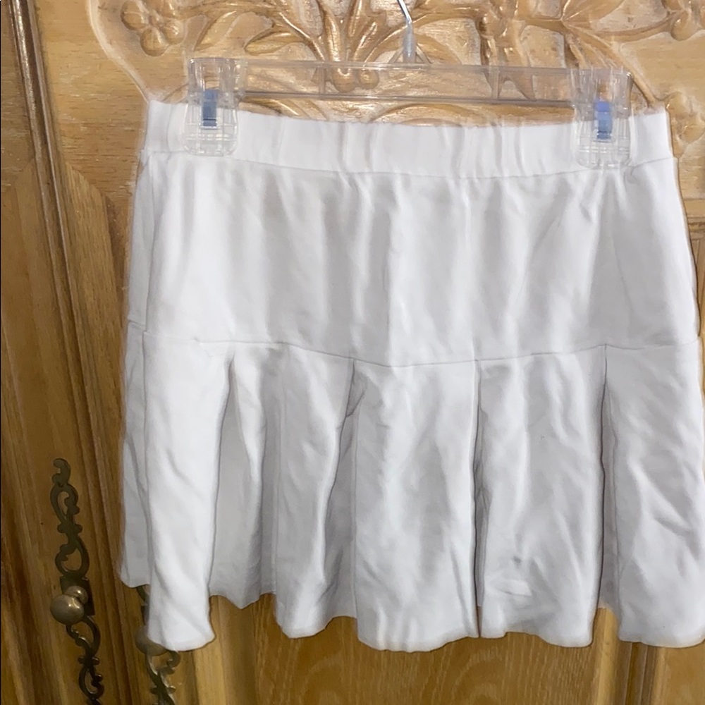 Elegant White Pleated Skirt